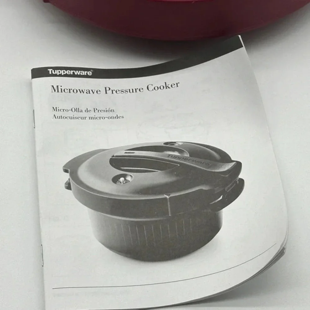 Tupperware Microwave 2-Quart Round Pressure‎ Cooker-NEW